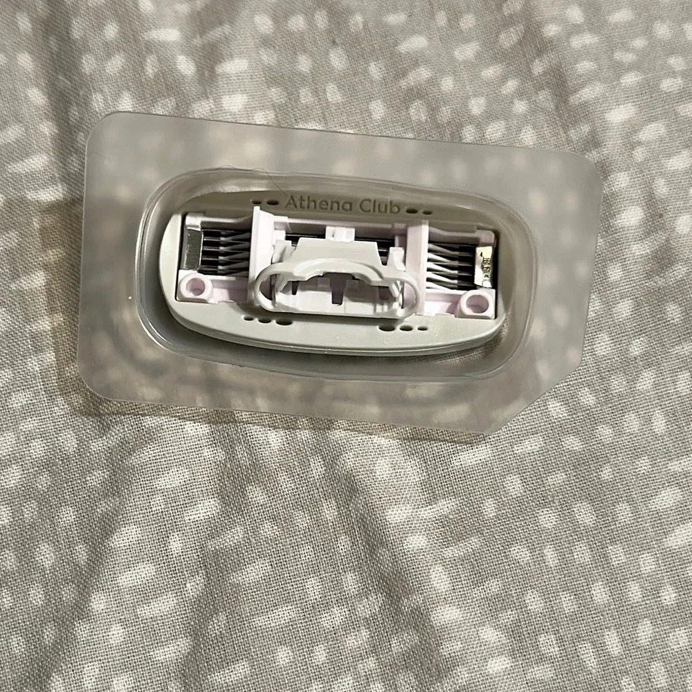 Athena Club Hair Removal Razor Refill - Blue and White - Picture 3 of 3